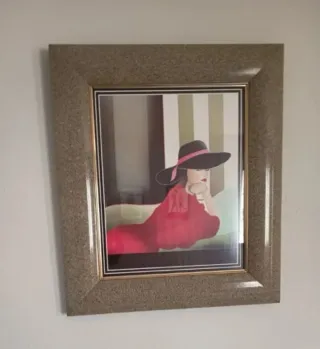 Cuadro mujer con sombrero rojo y negro