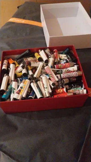 Collezione di 50 accendini Clipper