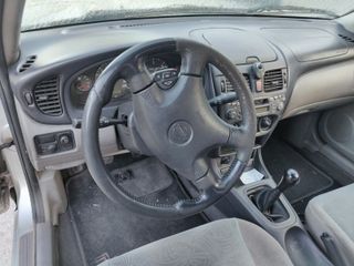 Nissan Almera 2000