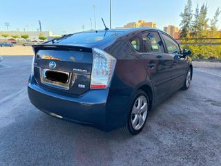 TOYOTA Prius 1.8 HSD ADVANCE