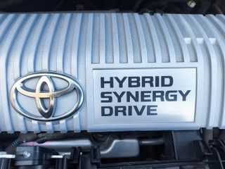 TOYOTA Prius 1.8 HSD ADVANCE