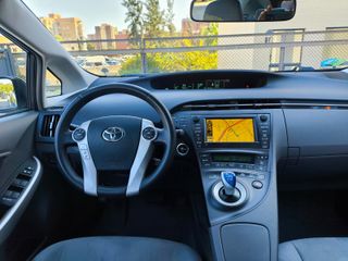 TOYOTA Prius 1.8 HSD ADVANCE