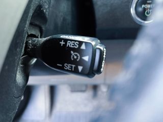 TOYOTA Prius 1.8 HSD ADVANCE