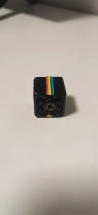 Mini cámara SQ11 con accesorios y tarjeta 8 GB