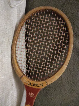Raqueta de tenis muy antigua Gacela