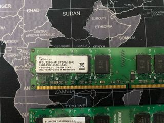 2 Memorias RAM DDR2 1GB y 512MB