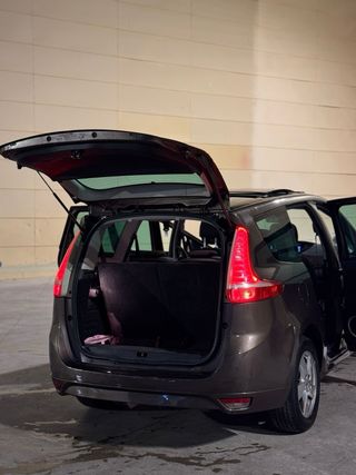 Renault Grand Scenic 2010