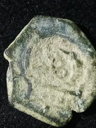 Lote 2 monedas romanas o íbera