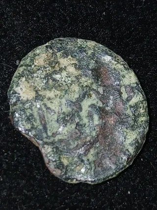 Lote 2 monedas romanas o íbera