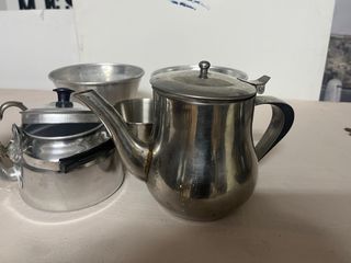 Set di teiere e ciotole in alluminio