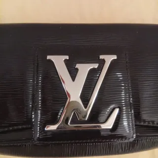 Louis Vuitton Pochette Charol Negro