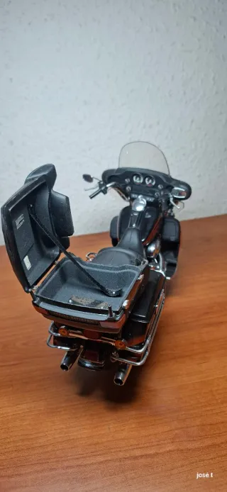 Harley Davidson miniatura ( Electra Glide )