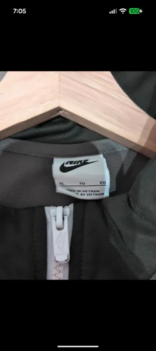 Chaqueta Nike Talla XL verde Oliva