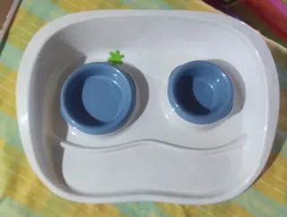 Cibo e acqua per animali domestici di piccole dimensioni