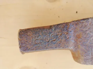 Antica accetta da scavo