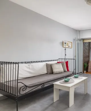 Cama Diván Metálica Negra