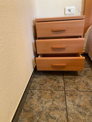 Conjunto Cabezal, Mesita y Armario