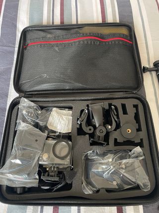 Action Cam COOAU 4K con accessori