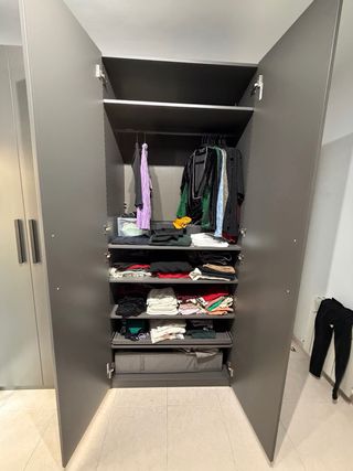 Conjunto armario Ikea Gris hasta 18 abril