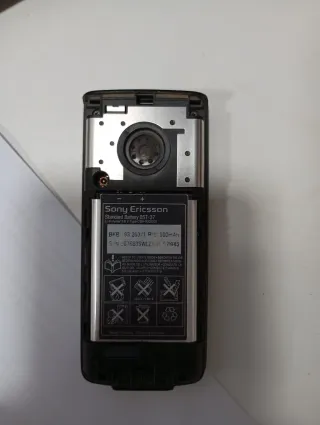 Sony Ericsson J110i + Cargador CST-13 Nuevo