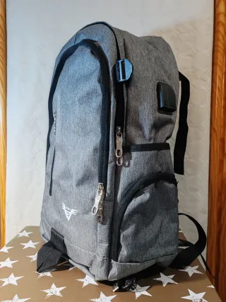 Mochila escolar gris
