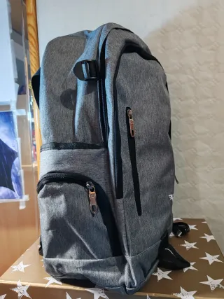 Mochila escolar gris