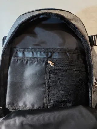 Mochila escolar gris
