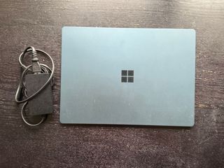 Microsoft Surface Laptop 2 i7 8GB RAM 256GB SSD