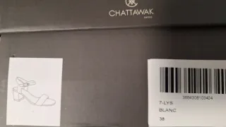 Sandalias Chattawak Blancas con Tacón Rojo Nuevas