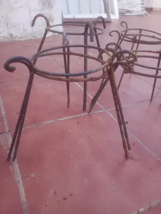 Supporto per vasi in ferro