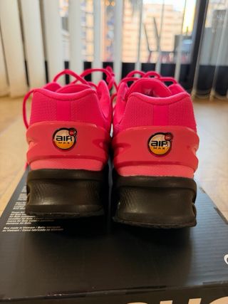 Nike Air Max DN8 Rosa e Nero
