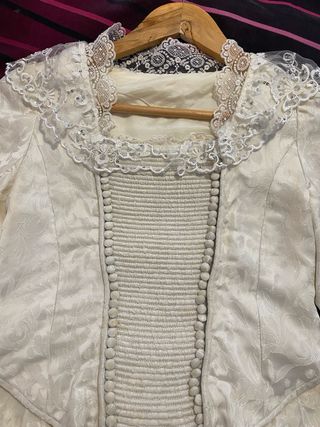 Corpiño fallera blanco con manteletas plata