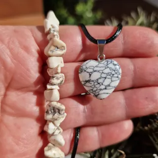 Conjunto Howlita Corazón y Pulsera