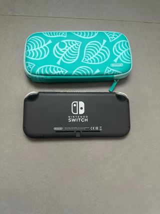 Nintendo Switch Lite + Custodia Animal Crossing