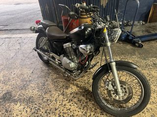 Yamaha Virago 250 Custom Negra