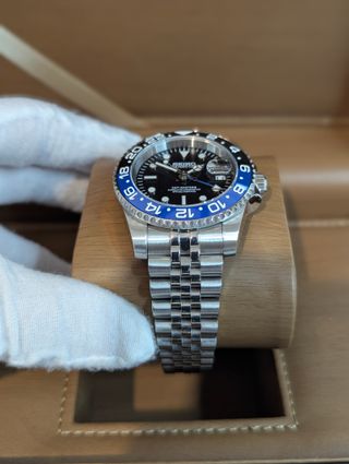 Reloj Seiko Mod GMT Batgirl Azul/Negro/Plateado