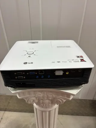 Proyector LG XGA DLP 3D HDMI Precio algo negociabl