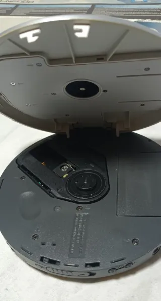 Lettore CD Walkman Sony D-NF400