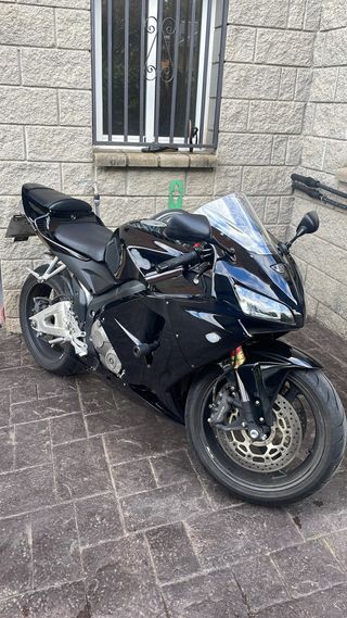 Honda CBR600RR 2005 Negra