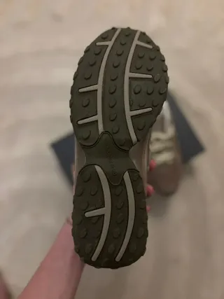 New Balance 204l Mujer Beige/Marrón