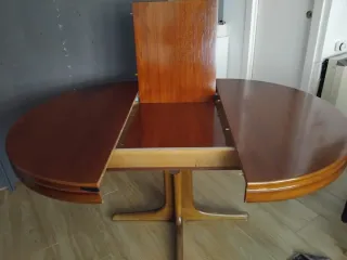 Mesa de comedor redonda vintage de madera maciza