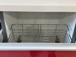 Cocina de exposición en laminado Luxe burdeos