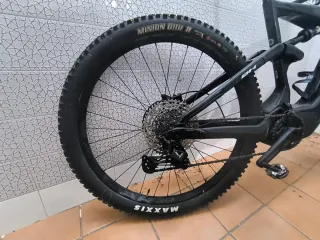 Bicicleta eléctrica BH Atom X Lynx 8.4