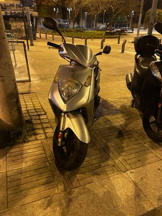 Moto honda dylan 125, lista para usar.