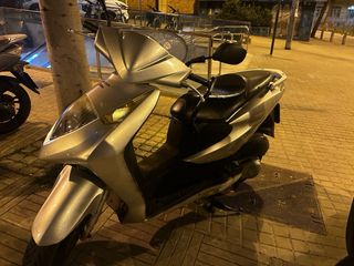 Moto honda dylan 125, lista para usar.