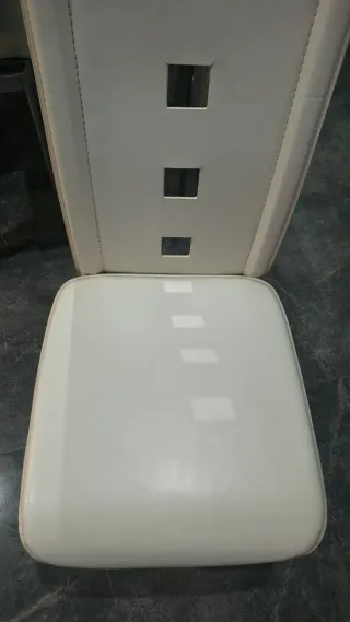 Mesa de comedor cristal y 4 sillas