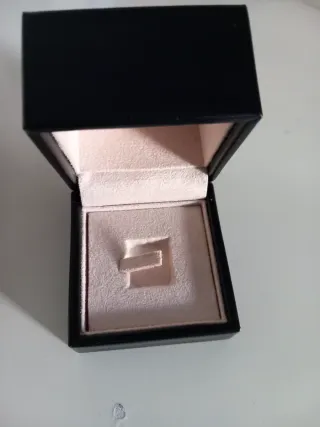 Caja y estuche Bvlgari (anillo)