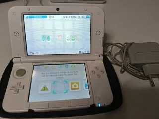 Nintendo 3DS XL Blanca + Cargador y Funda