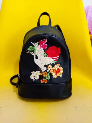 Mochila pequeña Primark. OFERTAAAAAA