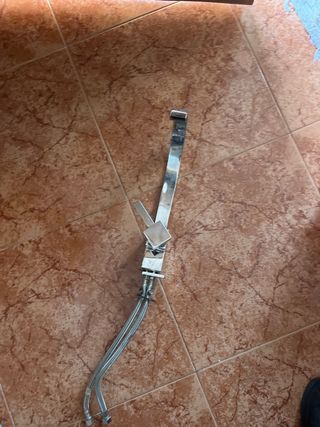 Grifo de baño plateado